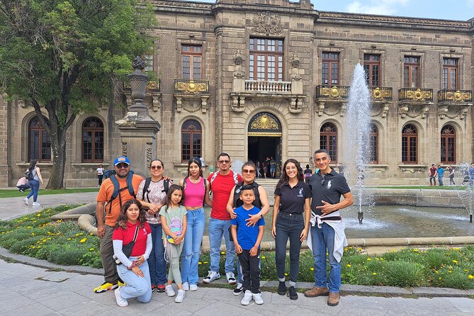 Chapultepec Castle Tour and its surroundings - The uphill walk and the views