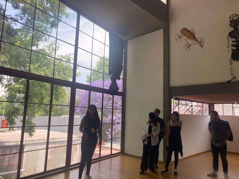 COYOACAN: FRIDA KAHLO STEPS IN COYOACAN AND SAN ANGEL CDMX - Meeting at Viveros and getting started