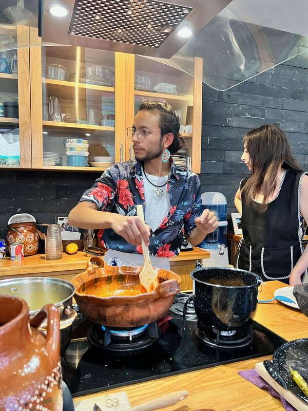 Coyocán: Market Tour and Cooking Class - Ricardo brings food and culture together