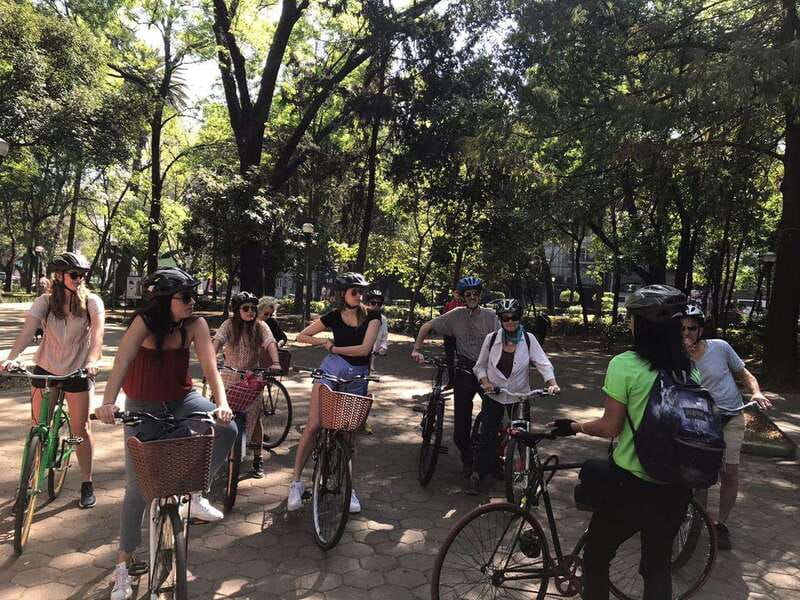 Cultural Ride: Historic center & Highlights of Mexico City - Meeting the guide near the Ikagai coffee shop