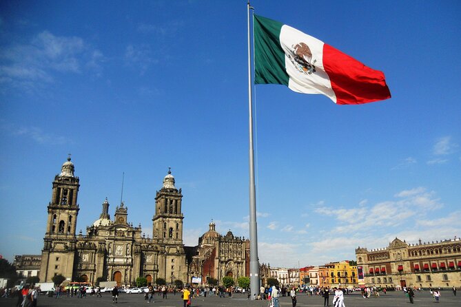 Discover Mexico City: 3-Day Private Guided Tour - Day 2: Xochimilco, Rivera, UNAM, and Frida Kahlo