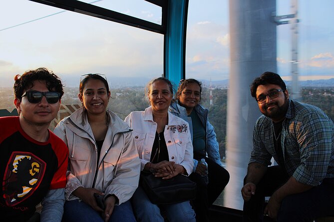 Discover Reforma & Chapultepec Park: Cable Car & Ferris Wheel - Irving’s guiding style
