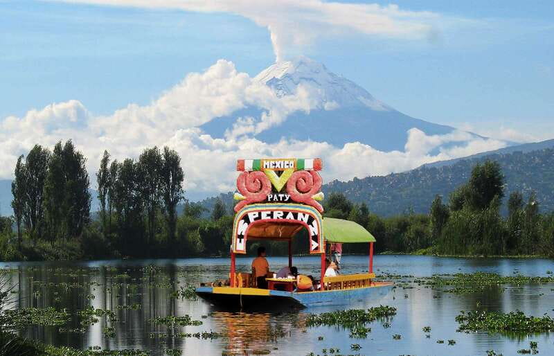 Discover Xochimilco and Coyoacán: Tradition, Music, Culture - From the cathedral area to the southern canals