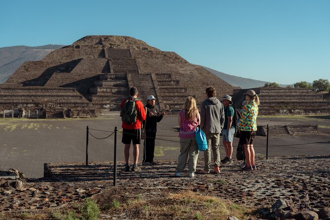 Early & Express Tour Teotihuacan Pyramids - Entering Teotihuacan before the rush