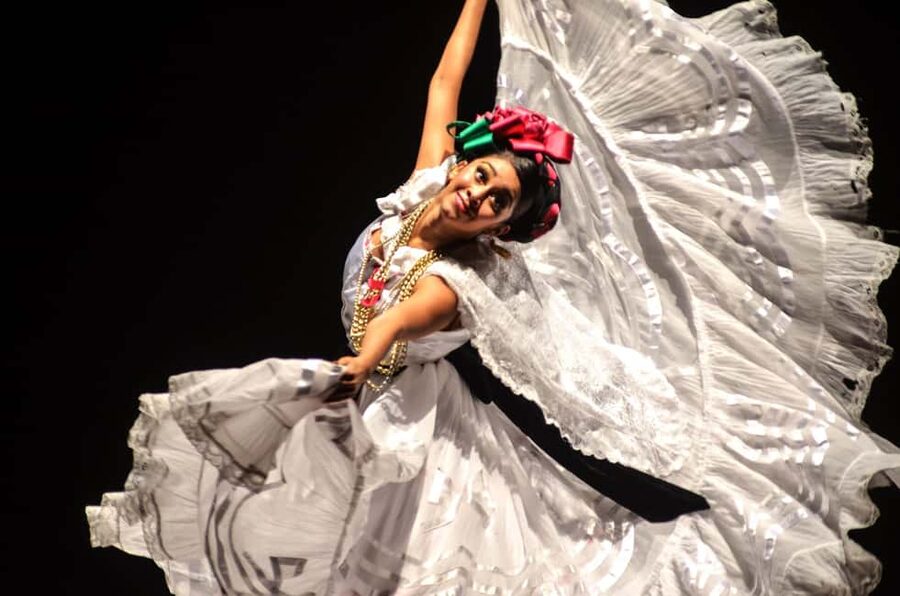 Enjoy the Folkloric Ballet at the Palacio de Bellas Artes - Entering Palacio de Bellas Artes