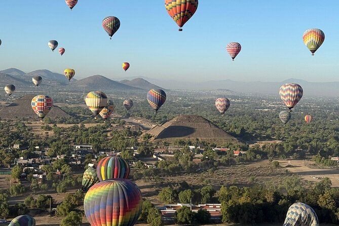 Eternal Experience Balloon flight over the Teotihuacan Pyramids - A 5:00 a.m. pickup from Mexico City
