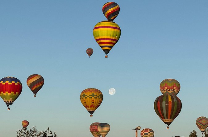 Eternal Experience Balloon flight over the Teotihuacan Pyramids - Walking through Teotihuacan with a guide