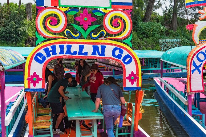 EXCLUSIVE TOUR Frida Kahlo, Coyoacan and Xochimilco - small groups - Two hours among the canals of Xochimilco