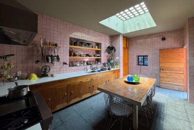 EXCLUSIVE TOUR Luis Barragán Casa Pedregal - small groups - Inside the house, where color does the talking