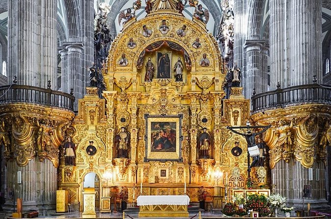 EXCLUSIVE TOUR Metropolitan Cathedral - Small Groups - The Sagrario Metropolitano next door