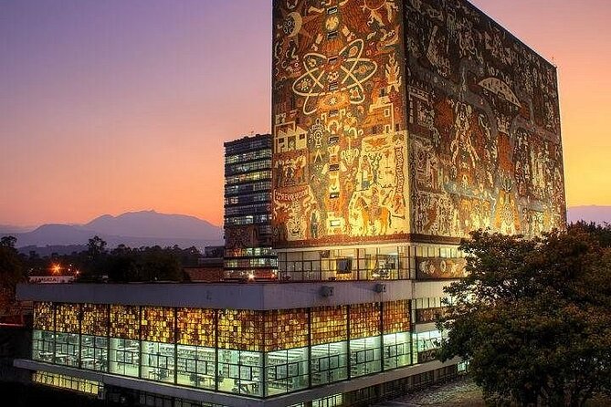 EXCLUSIVE TOUR: Murals+Ciudad Universitaria Stadium-small groups - Ending at the University Cultural Center