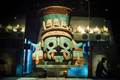 Exclusive tour to Templo Mayor in CDMX - Walking through the archaeological zone