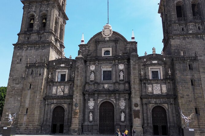 Excursion to Cholula and Puebla from Mexico City - The vehicle, walking, and pace