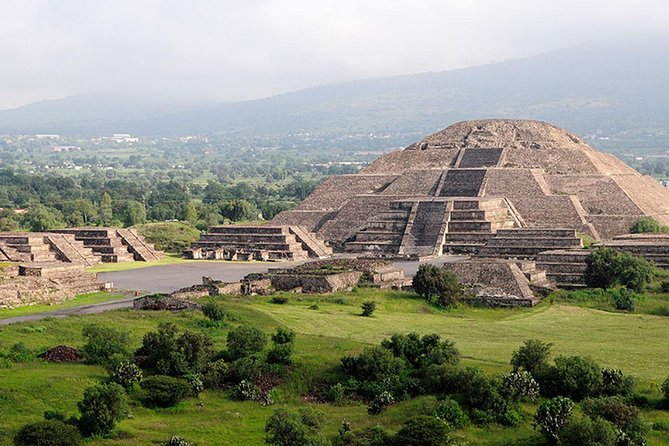 Express Tour to Teotihuacan Pyramids. Be the first to arrive! - The Pyramid of the Sun and changing access rules