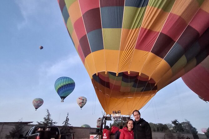 Flight in Globe, visit archaeological area, breakfast and transport - Pulque and mezcal workshops