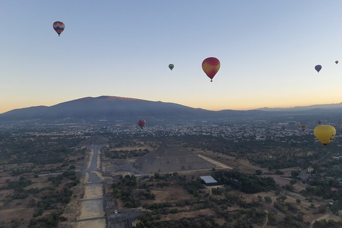 Flight in Globe, visit archaeological area, breakfast and transport - Timing, group size, and possible snags