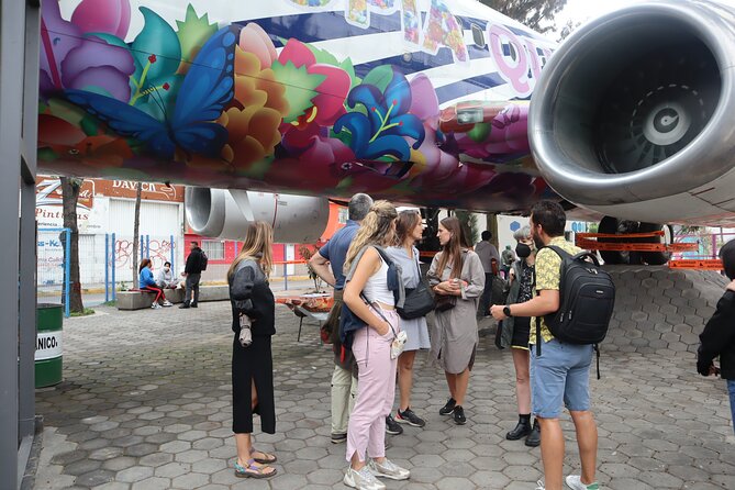 Fly over to the Unexplored Parts of CDMX by Cable Car - Mercado Quetzalcóatl: tacos, murals, and a local stop