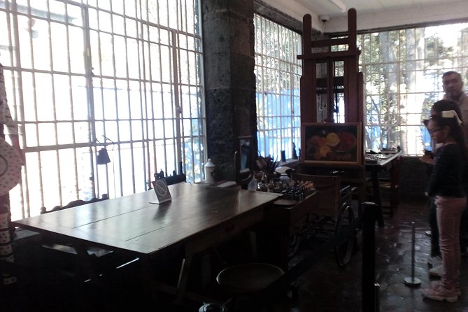 Frida Kahlo and Floating Gardens Tour with Transportation - The Rivera and Kahlo Studio House