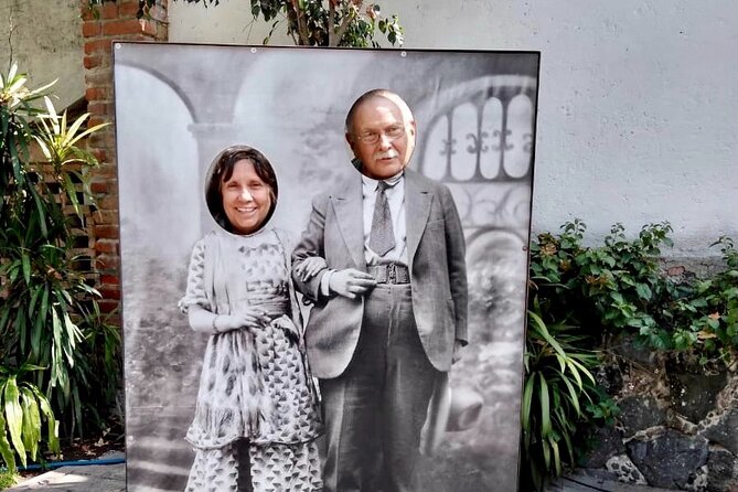 Frida Kahlo Museum & Coyoacán Walking Tour with Art Expert - Museum closures and changing displays