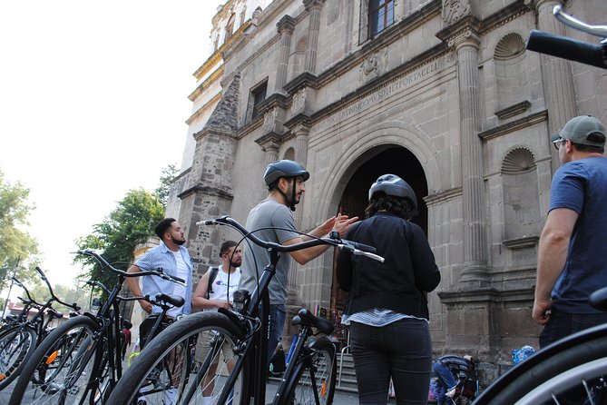 Frida Kahlo VIP [Museum Tickets Included] Bike, Markets & Churros - Entering Casa Azul with a VIP ticket