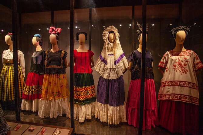 Frida Khalo Museum with Transportation and Culinary Experience - A market lunch with a choice of tostadas