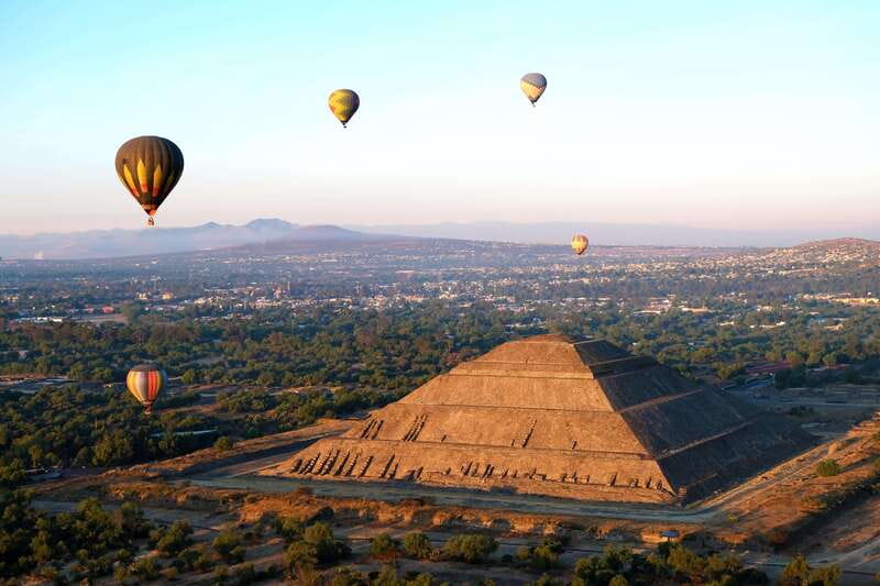 From CDMX: Hot air balloon ride, guided visits to Teotihuacan and Guadalupe - Should you book it?