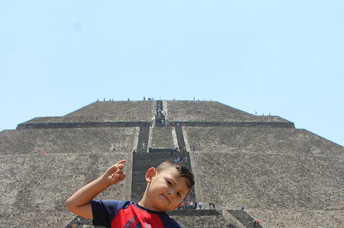 From cdmx: Teotihuacan and Basilica of Guadalupe all inclusive - The Basilica of Guadalupe and its layered religious complex