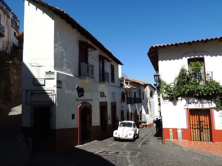 From Mexico City: Puebla, Taxco & Prehispanic Mine in 2 Days - Entering the pre-Hispanic mine