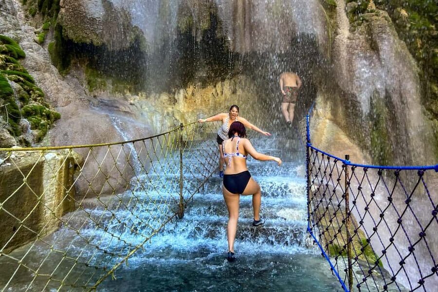 From Mexico City: Small Group Tour to the Tolantongo Caves - Arriving at the Tolantongo Caves