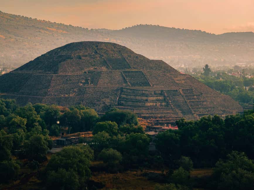 From Mexico City: Tour of Teotihuacan and Basilica of Guadalupe - Lunch and the rhythm of an eight-hour outing