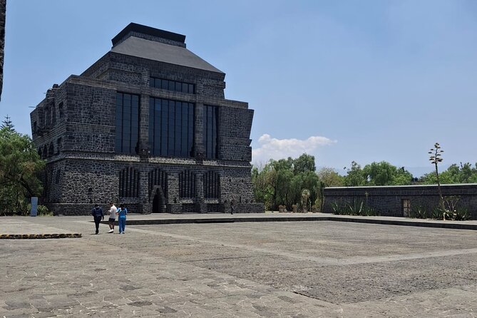 Full-Day Private Tour of Mexico City: Teotihuacan and Xochimilco - What the $149.34 price really buys you