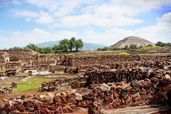 Full-Day Teotihuacan & Basilica Guadalupe Tour - Teotihuacan’s Pyramids of the Sun and Moon