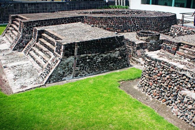 Full-Day Teotihuacan & Basilica Guadalupe Tour - The shopping and lunch stops