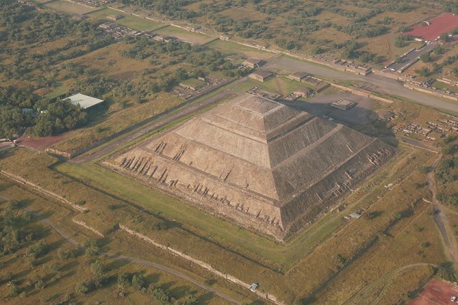Full-Day Teotihuacan Hot Air Balloon Tour from Mexico City Including Transport - Watching the balloon inflate before sunrise