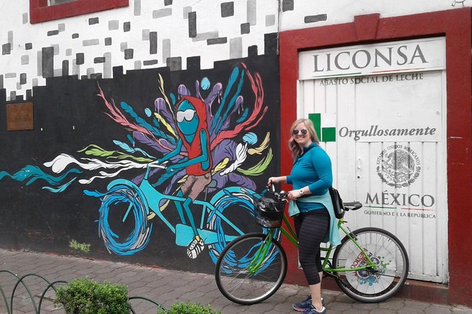Graffiti & Urban Art Biketour w/ taco stop - Condesa: art deco streets and a taco break
