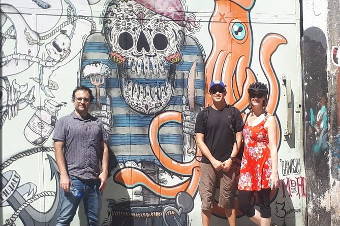 Graffiti & Urban Art Biketour w/ taco stop - What the guide adds to the painted walls