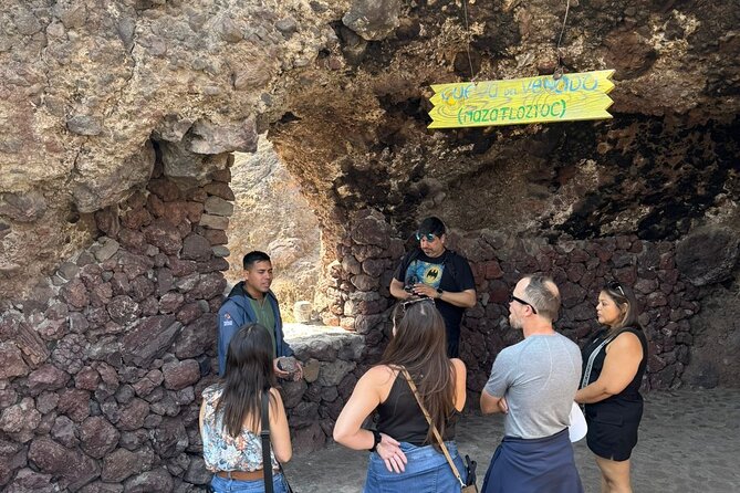 Guided tour EN Teotihuacan - Breakfast EN cave-round transport - Group size, pace, and the personal feel