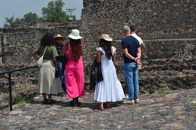 Guided Tour in Teotihuacan with Cave Breakfast and Transportation - Climbing the Moon Pyramid