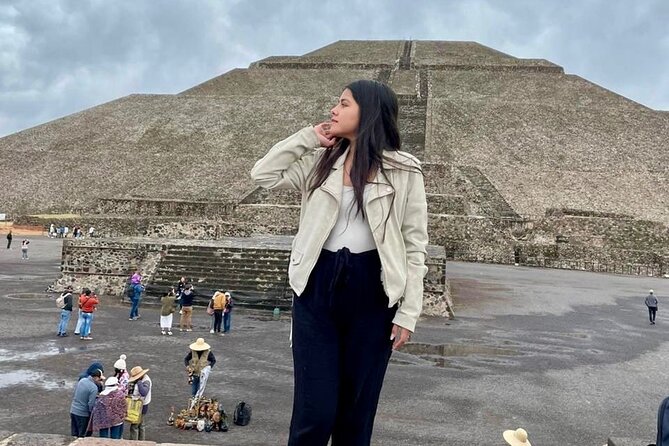 Guided Tour in the Pyramids of Teotihuacan with Breakfast - The 7:00 to 7:30 pickup from Mexico City