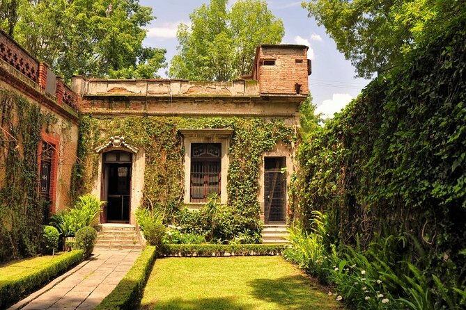 Guided Tour of Coyoacan and Leon Trotsky Museum - Why Coyoacán and Trotsky Belong on the Same Walk