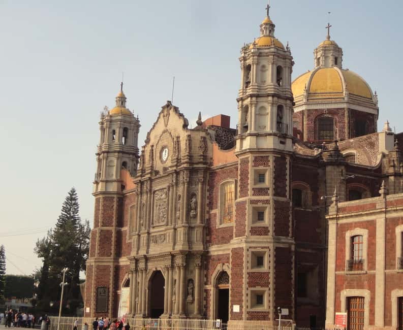 Guided tour of Mexico City: Teotihuacan, Guadalupe, and the Mexica city of Tlatelolco - Obsidian, tequila, shopping, and lunch
