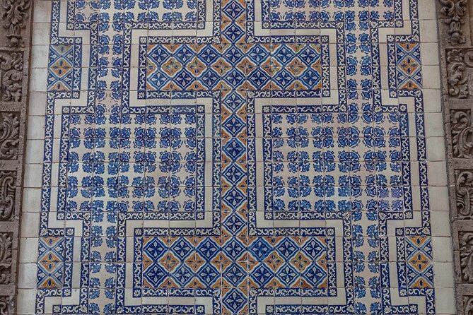 Guided Tour Zócalo to Palaces, Churches and Pyramids - The House of Tiles and Orozco’s mural