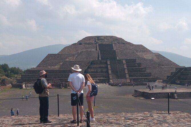 Guided Walking Tour to the Archaeological Zone of Teotihuacán - Walking the Avenue of the Dead