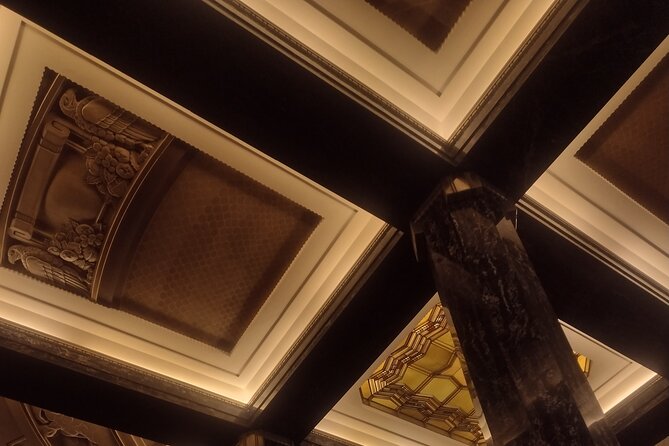 Historic center walking tour through time and space - San Francisco and the House of Tiles