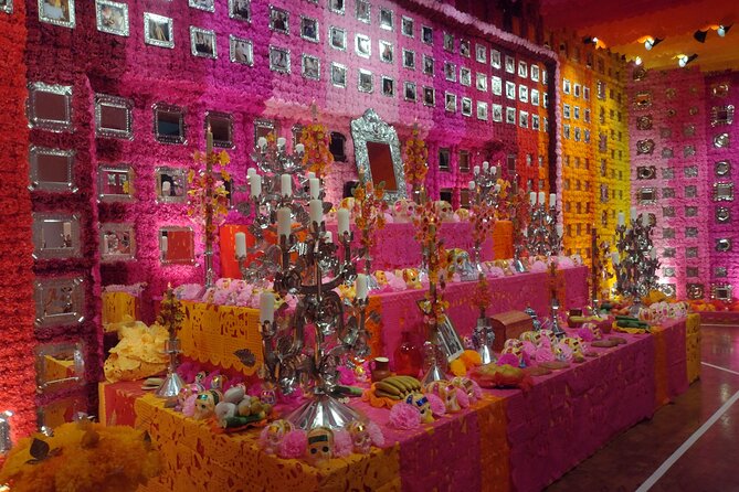 Historic center walking tour through time and space - Finishing at Museo de Arte Popular