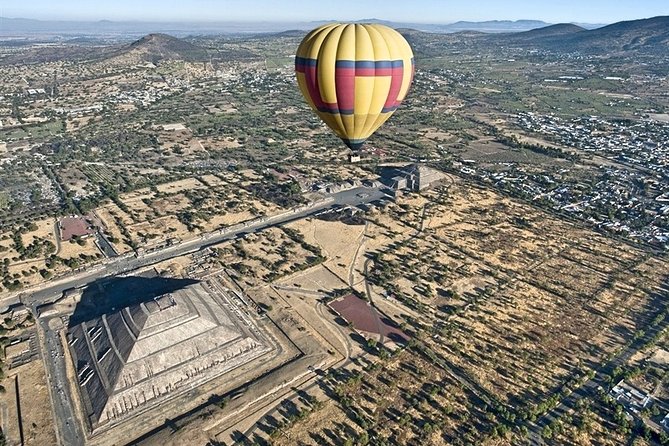 Hot Air Balloon Ride and Teotihuacan Pyramids Excursion - One hour in the air