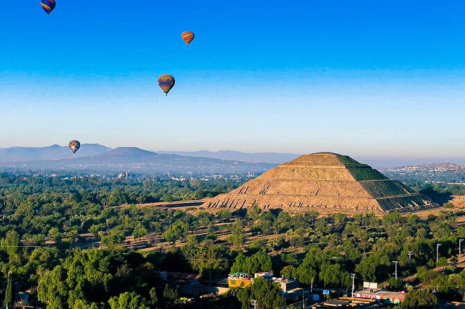 Hot Air Balloon Ride Over Teotihuacán Pyramids from Mexico City - The main flight above the Sun and Moon Pyramids