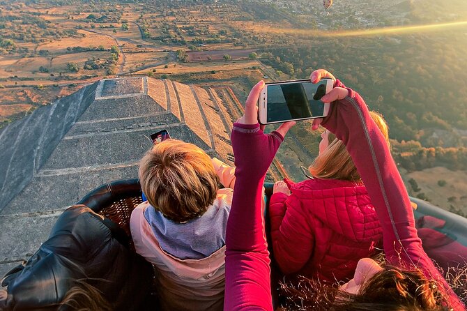 Hot Air Balloon Ride Over Teotihuacán Pyramids from Mexico City - Landing, the return van, and the final toast