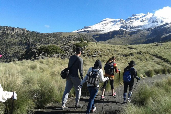 Iztaccihuatl Volcano Hike with an Alpinist - Guides, group pace, and the human side of the outing