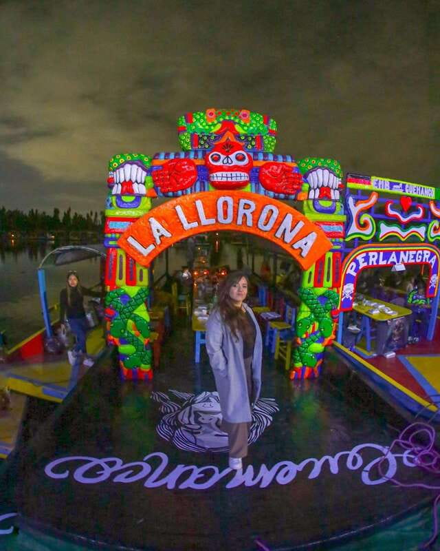 La Llorona, Live Show in the Canals of Xochimilco. - What the 30-minute Xochimilco tour adds